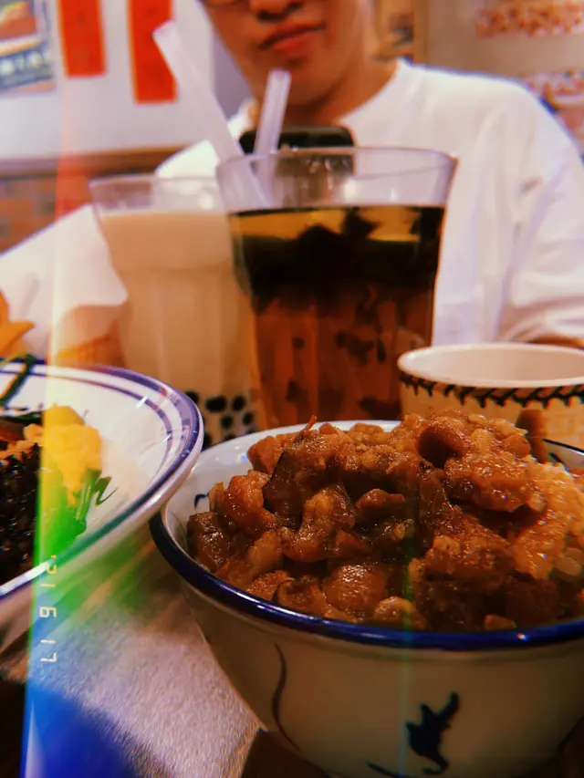 𖠌每碗滷肉飯都有著台灣人的傳承🍖