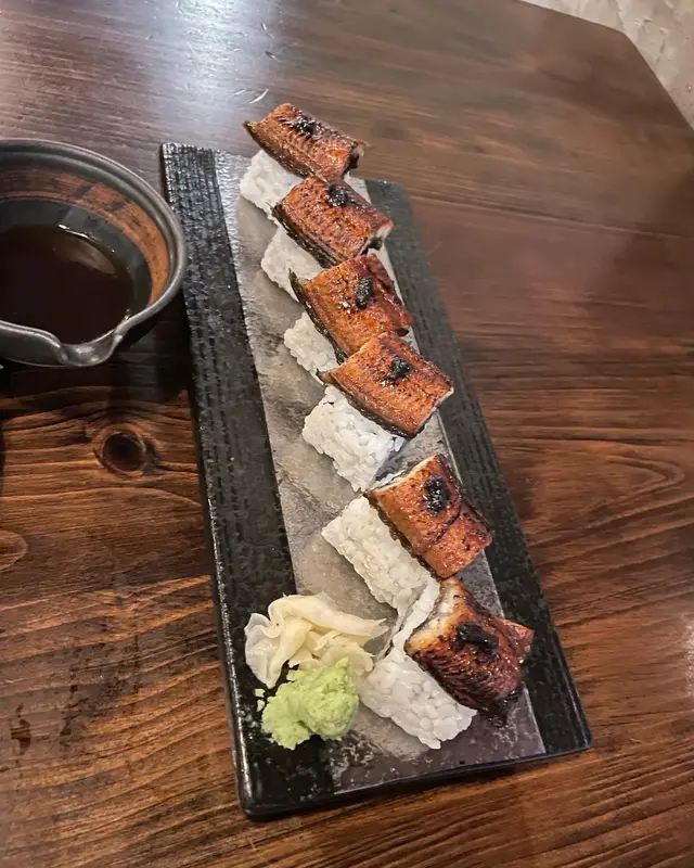 黑松露鰻魚卷