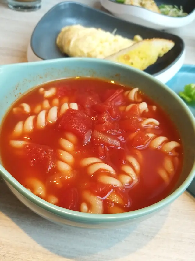 蕃茄濃湯螺絲粉