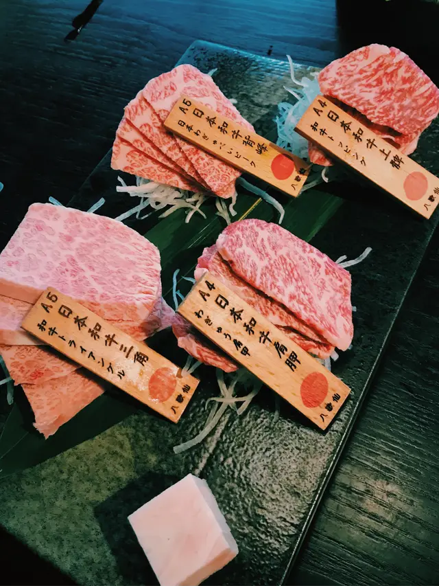 脂肪雪花紋均勻~ 厚度適中!入口即溶🥩