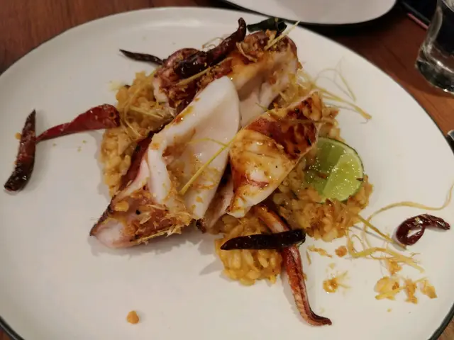 冬陰功意大利飯伴照燒原隻魷魚筒