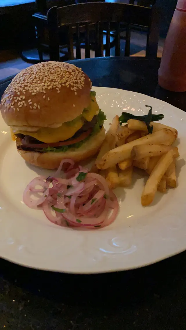 beef burger with avocado