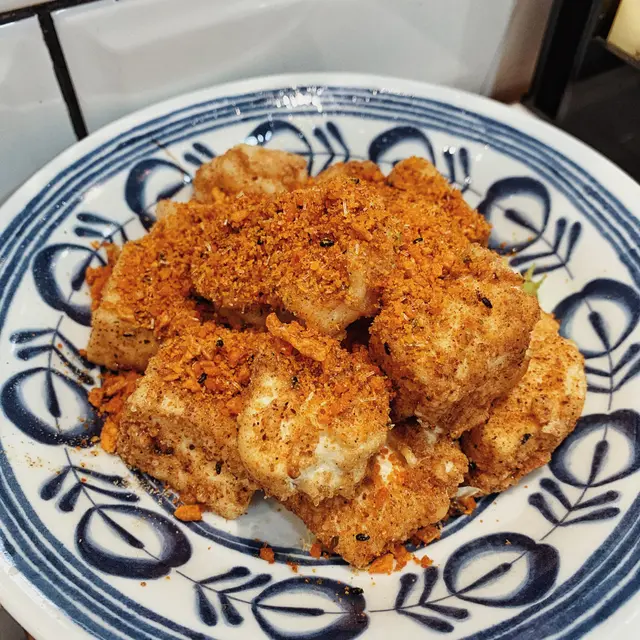 金磚豆腐拼脆蝦球