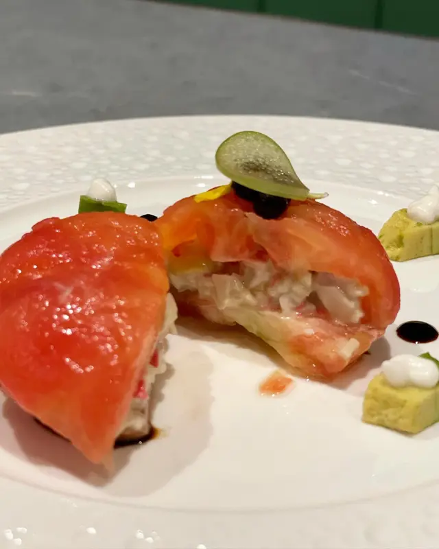 番茄牛油果素蟹肉千層