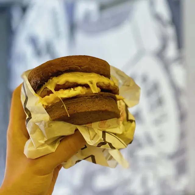 豬柳蛋咖啡味班堡