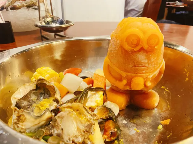 新鮮蟹窩花甲湯底