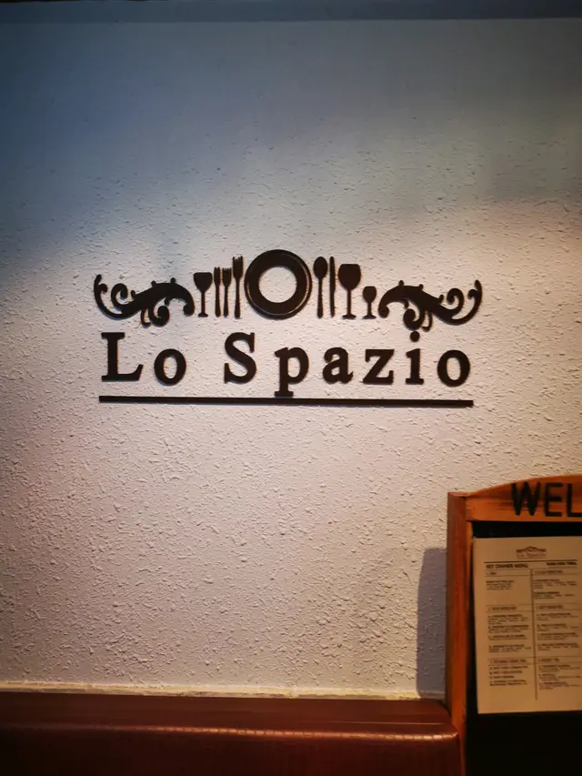 電梯出口就看到餐廳標誌