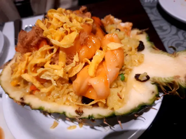 原個菠蘿海鮮炒飯