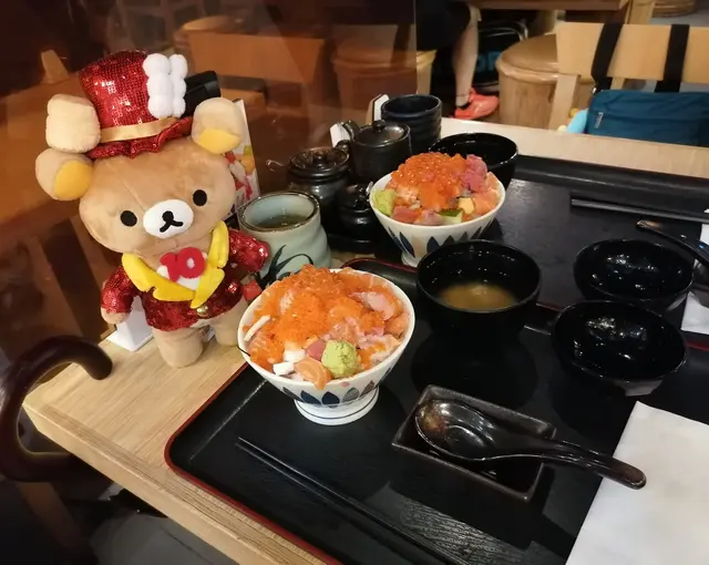 粒粒刺身丼