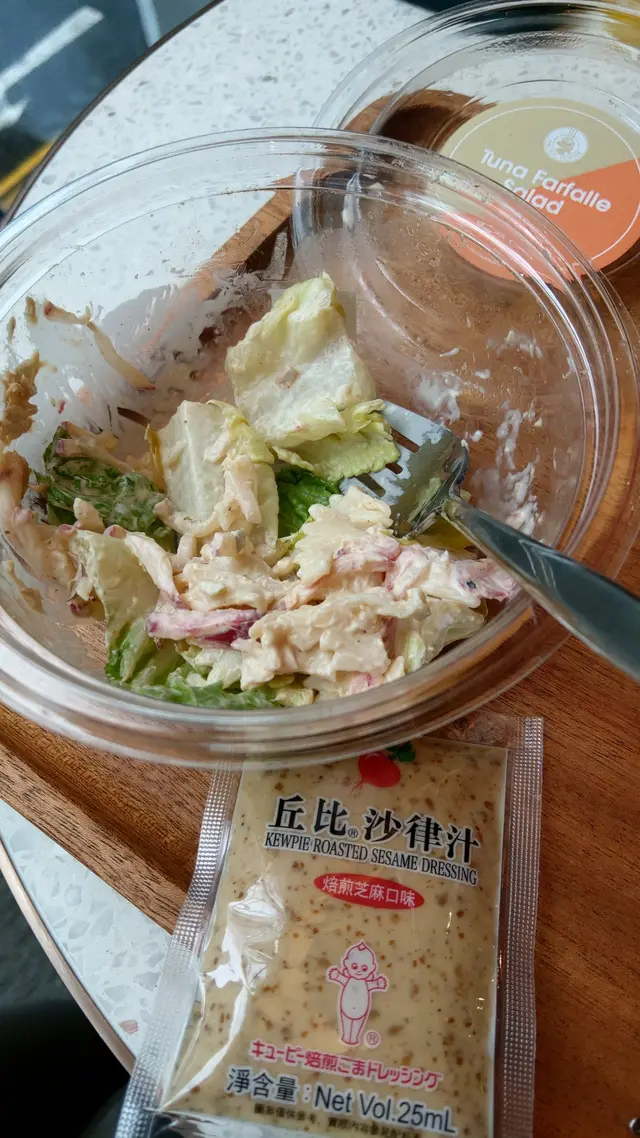 還有墊底而新鮮爽脆的生菜、整體口感層次豐富