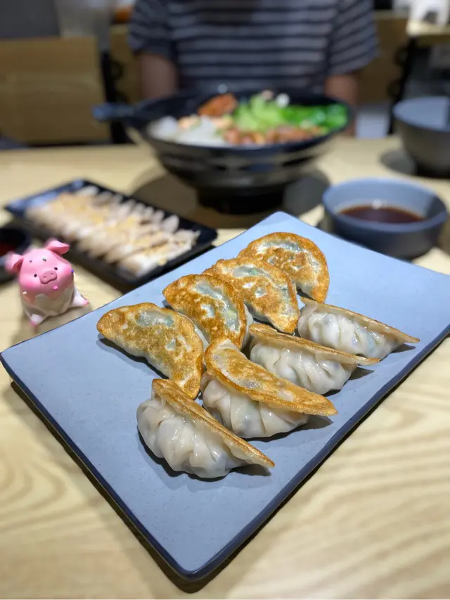 招牌鮮煎餃子(8 隻)