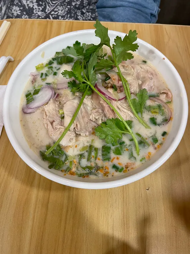 泰式椰汁雞湯檬粉