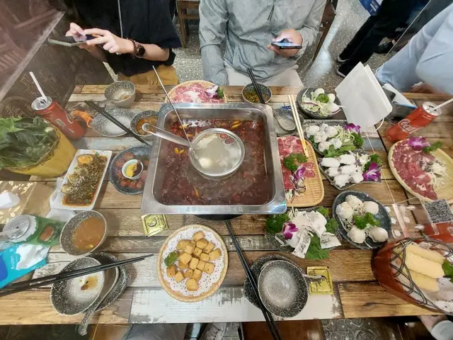 清湯及麻辣湯（小辣）