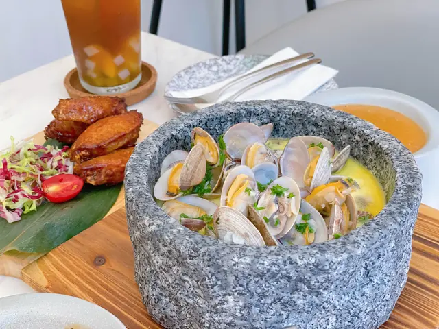 蒜蓉牛肉酒煮蜆