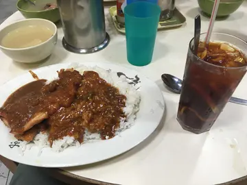 黑椒鸡扒火腿饭