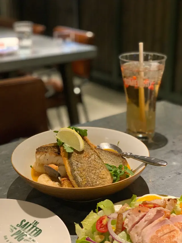 煎原條海鱸魚柳海鮮燴