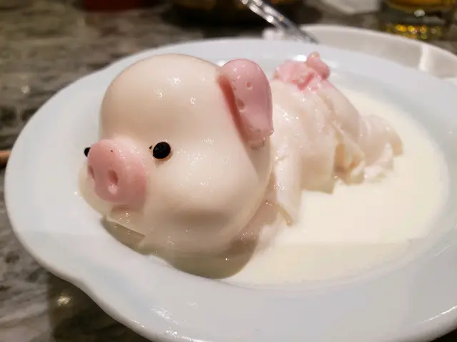 豬仔嘅外型係得意嘅，味道不過不失就係草莓乳酪味