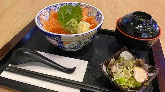 三文魚魚籽親子丼