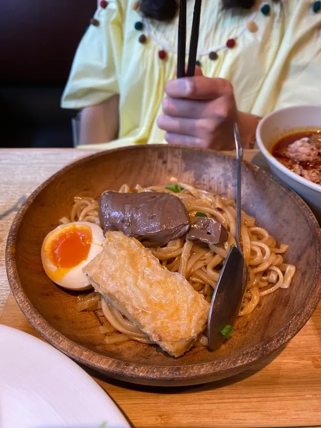 麻辣牛筋牛肉椒麻伴麵＋麻辣鴨血