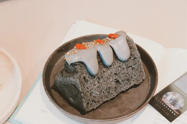 黑芝麻戚風蛋糕