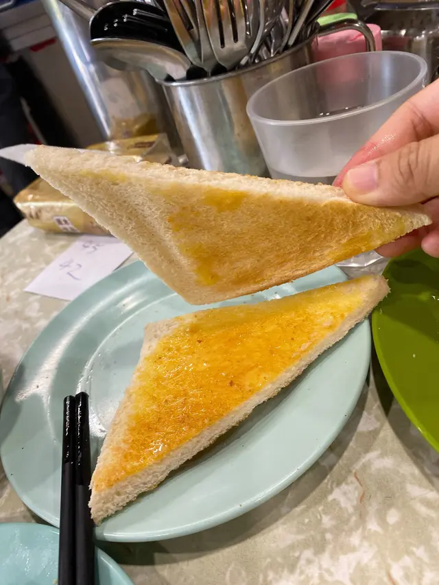 多士脆卜卜