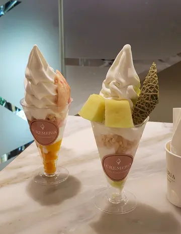 蜜瓜芭菲、完熟白桃芭菲杯