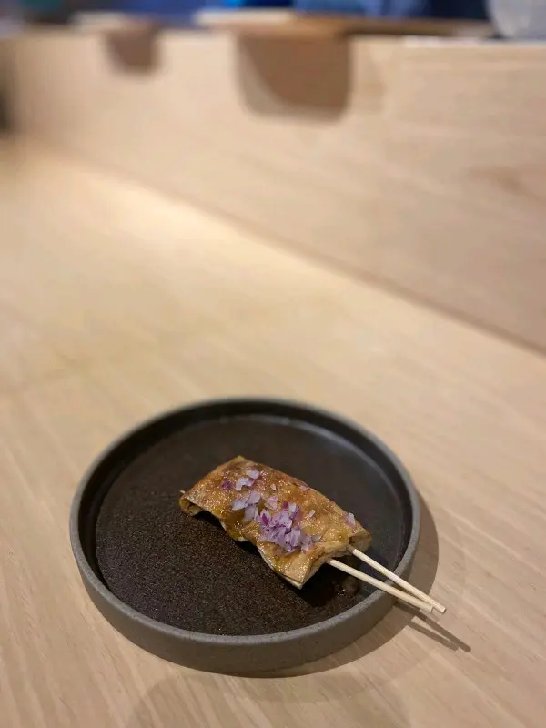 外層蛋皮，內餡蟹肉