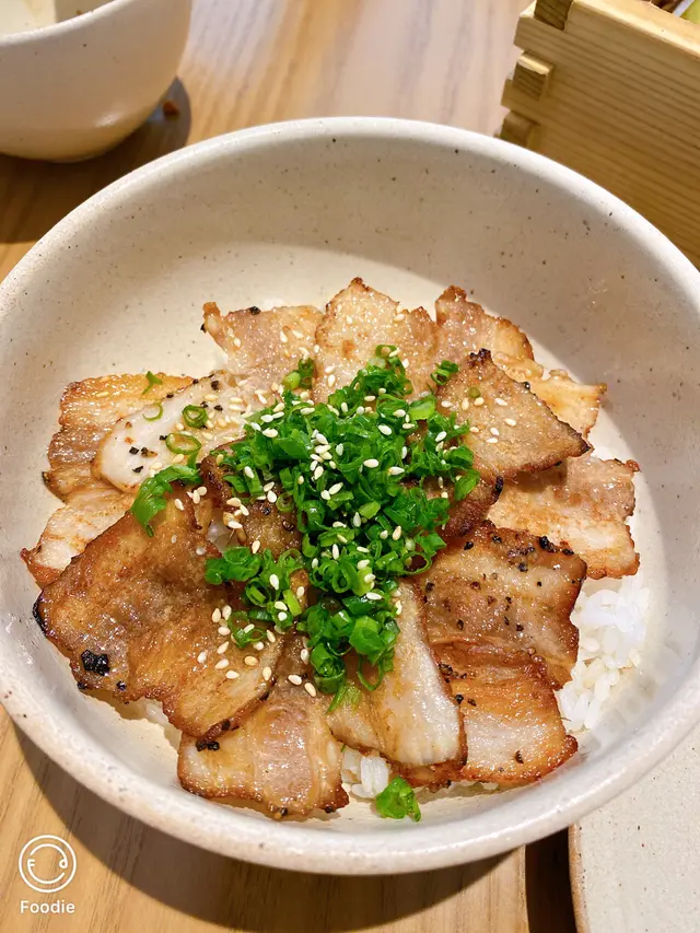 薄燒豚肉飯