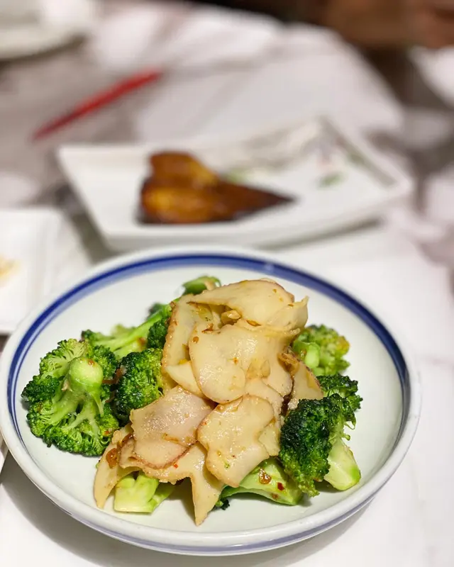 XO 醬西蘭花炒螺片