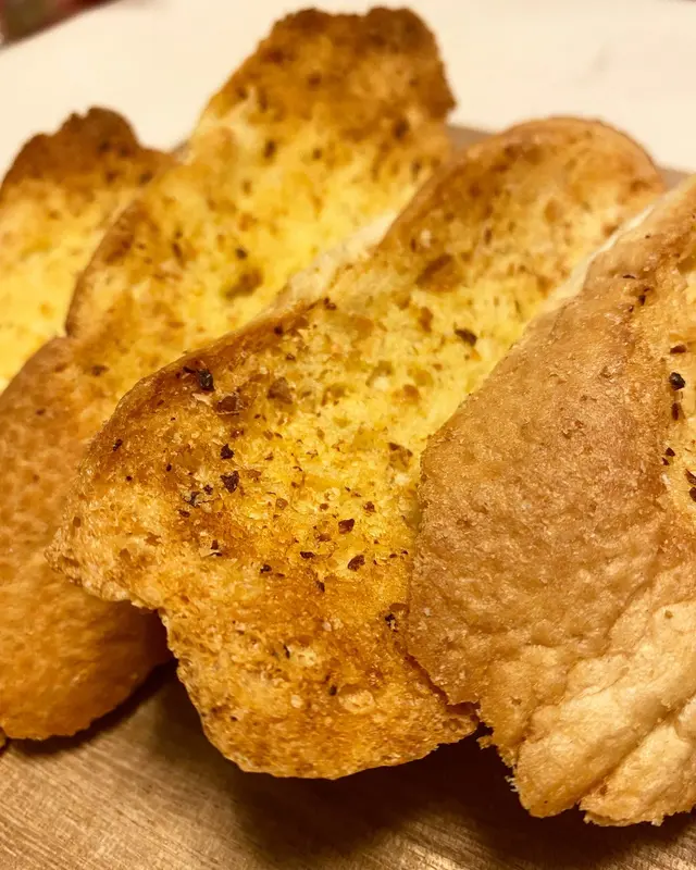  Garlic Toast 