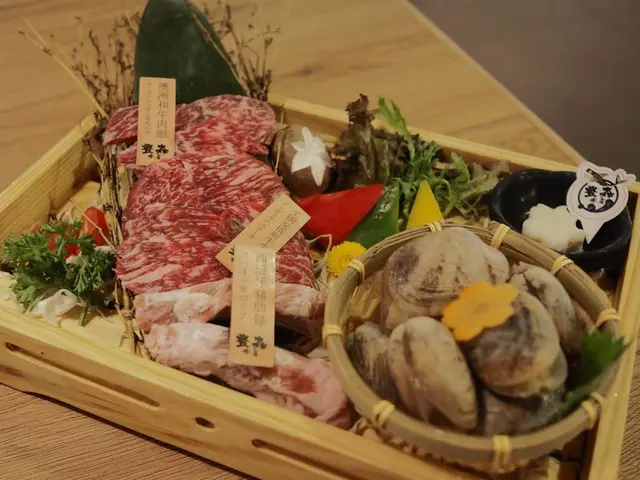 燒肉拼盤/活大蜆