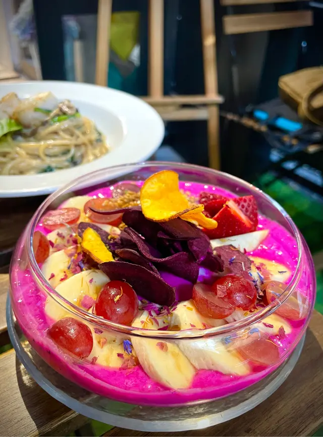 紅肉火龍果乳酪碗 Red Dragon Fruit Smoothie Bowl