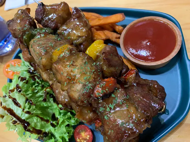 伴菜揸返薯條好味😆