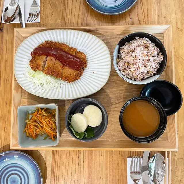 日式吉列豬扒定食