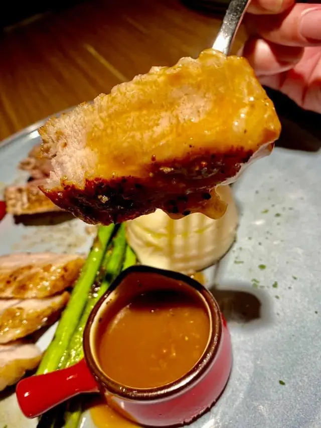 烤美國天然無激素穀飼豬西冷 Grilled US ( hormone-free serum ) Porkloin​​