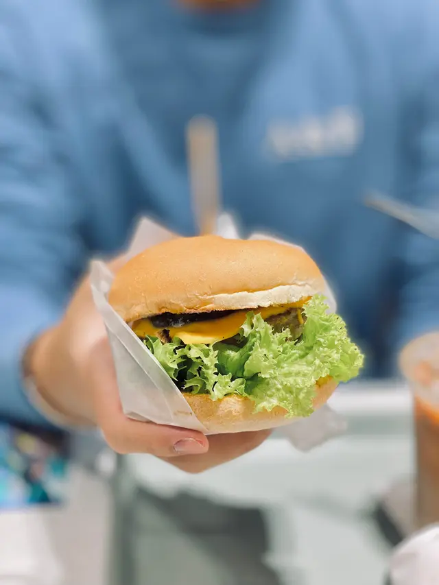 黑松露芝士牛堡