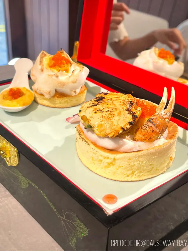 賽螃蟹粉班戟Crab Meat and Roe with Egg White Pancake
