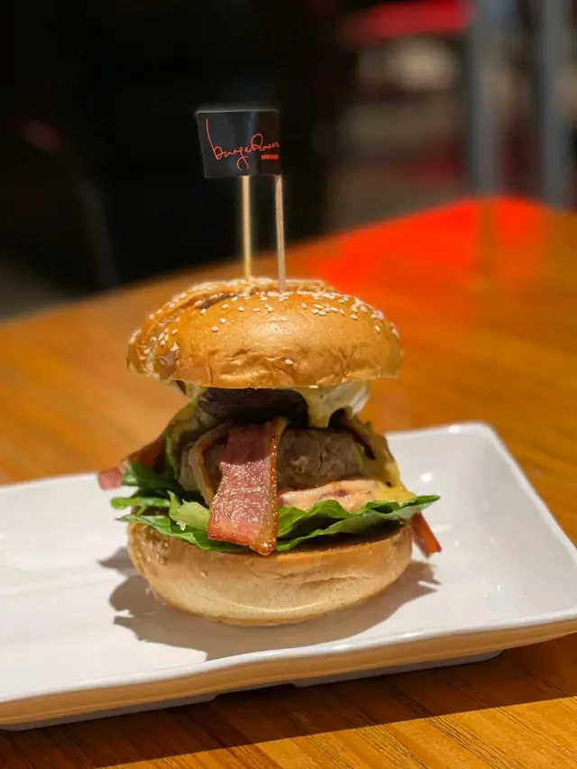 黑松露芝士大烤菇煙肉牛肉漢堡