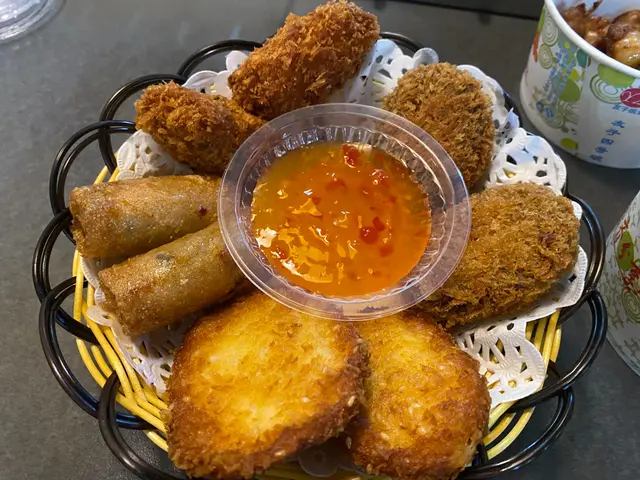 吉列炸生蠔, 越南豬肉春卷, 炸蝦餅, 紫薯餅