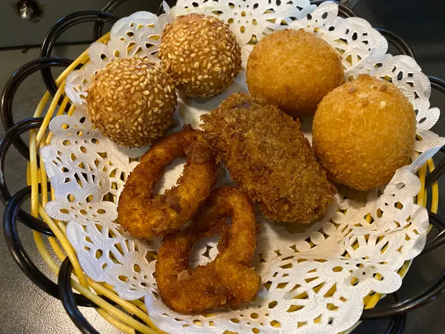 芝麻波波，榴槤波波，紫薯餅，吉列魷魚圈 