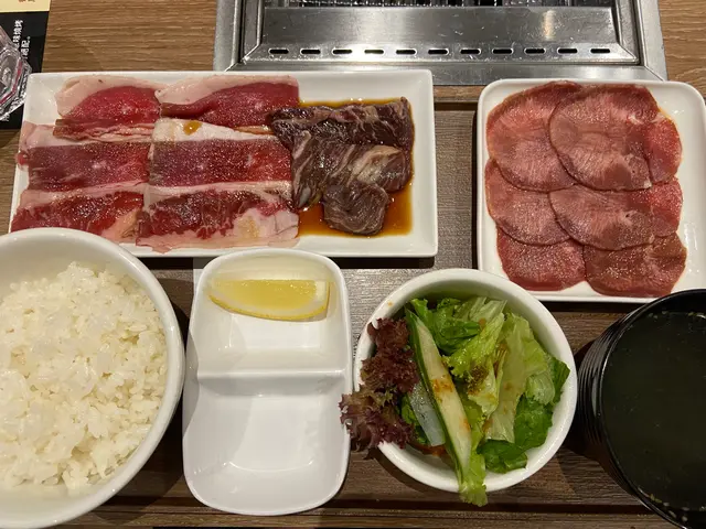 一般食量嘅女仔150g  +  細飯啱啱好👍🏿