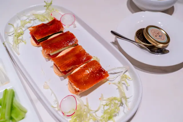 黃金鴨件伴魚子醬