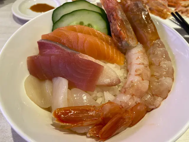 極上元気刺身丼