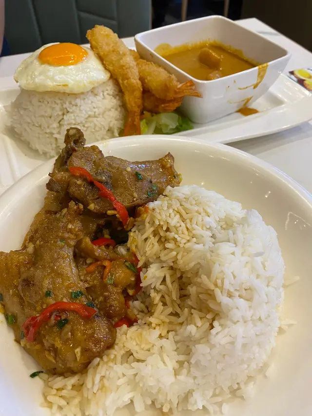 椒鹽豬扒飯、咖喱吉列大蝦飯