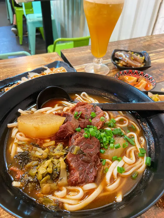招牌紅燒牛肉麵