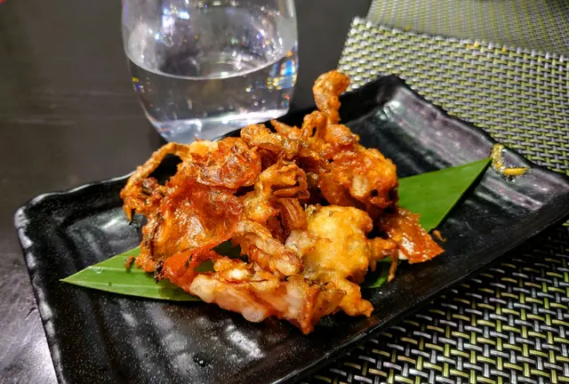 泰式黃咖哩軟殼蟹配法包