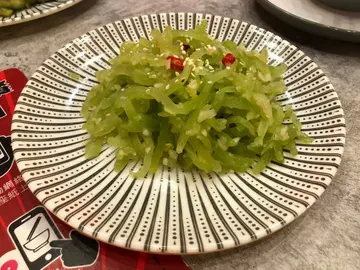 凉拌莴笋