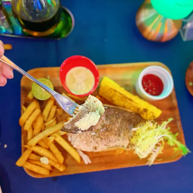 薄荷汁香煎鱸魚