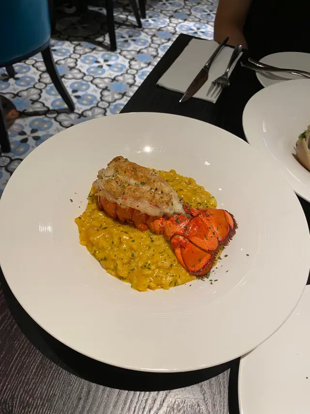 烤龍蝦尾配海膽意大利飯