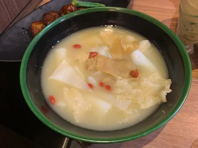 花膠湯粉皮